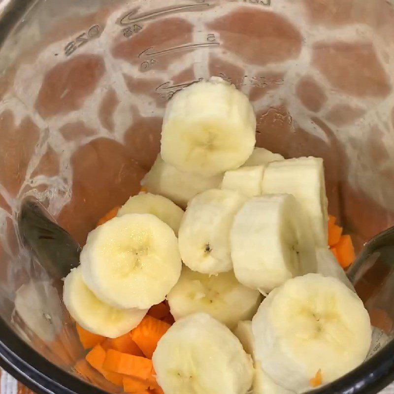 Step 2 Blend pineapple (thơm) carrot smoothie
