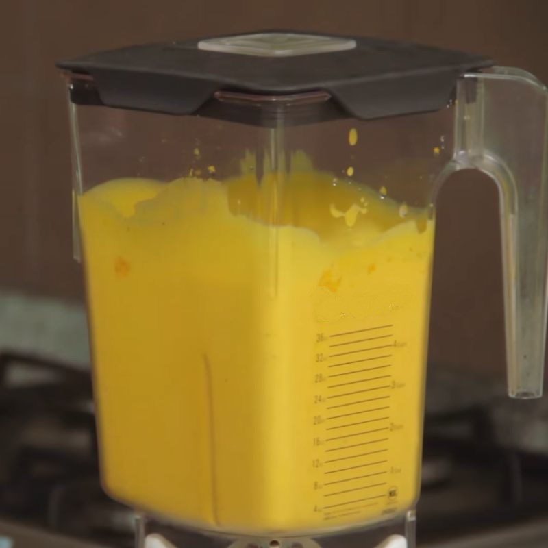 Step 2 Blend the pear and banana smoothie