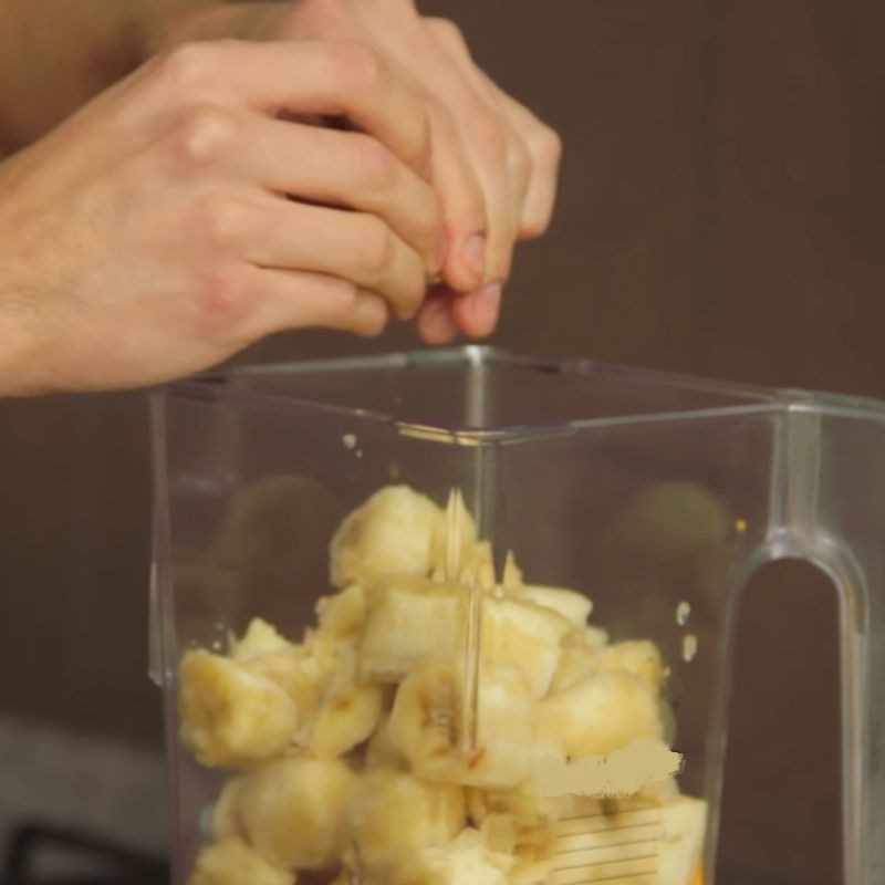 Step 2 Blend the pear and banana Pear Banana Smoothie
