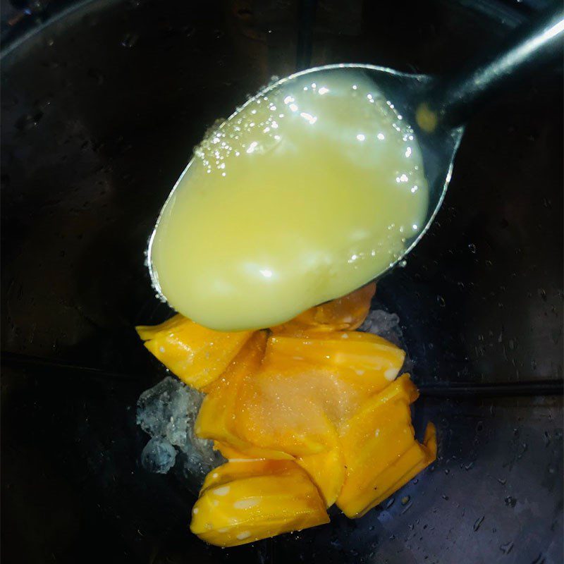 Step 2 Blend mango yogurt Mango yogurt smoothie