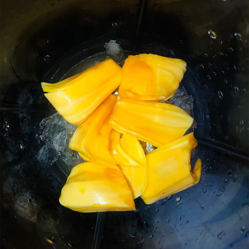 Step 2 Blend mango yogurt Mango yogurt smoothie