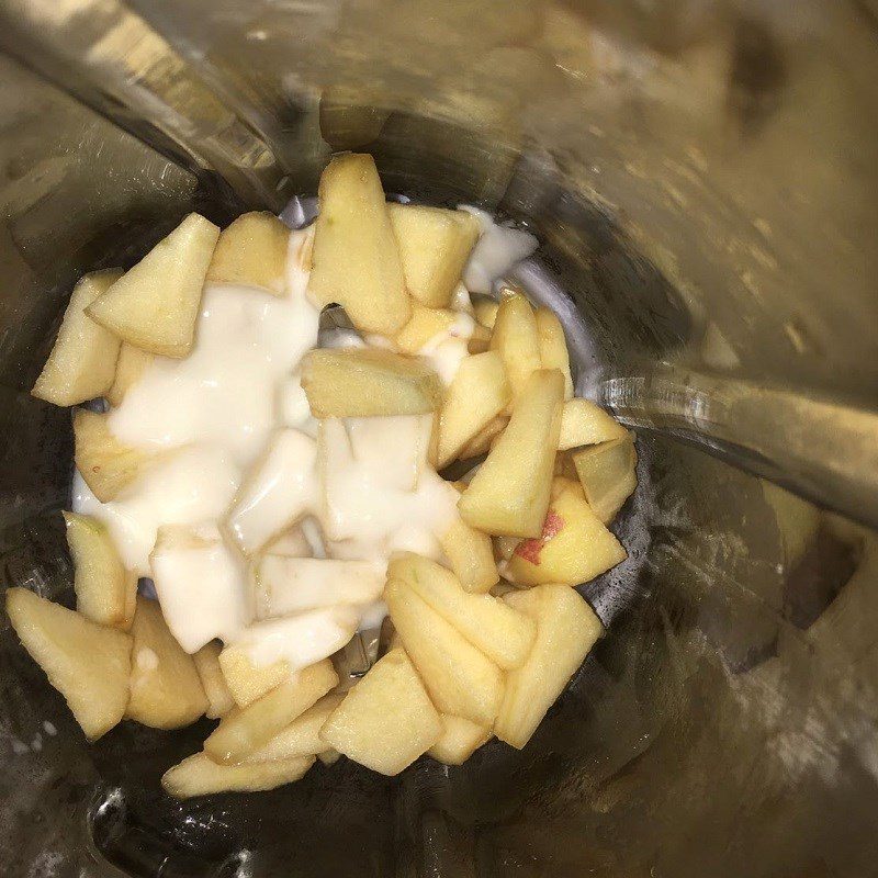 Step 2 Blend apple yogurt smoothie Apple yogurt smoothie