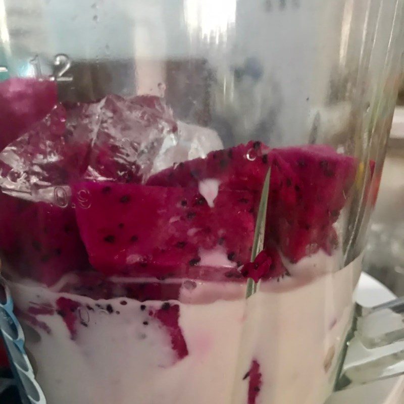 Step 2 Blend the Dragon Fruit Banana Smoothie
