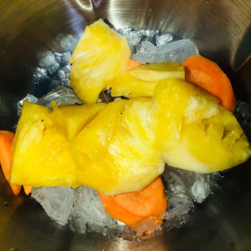 Step 2 Blend the Pineapple Carrot Smoothie