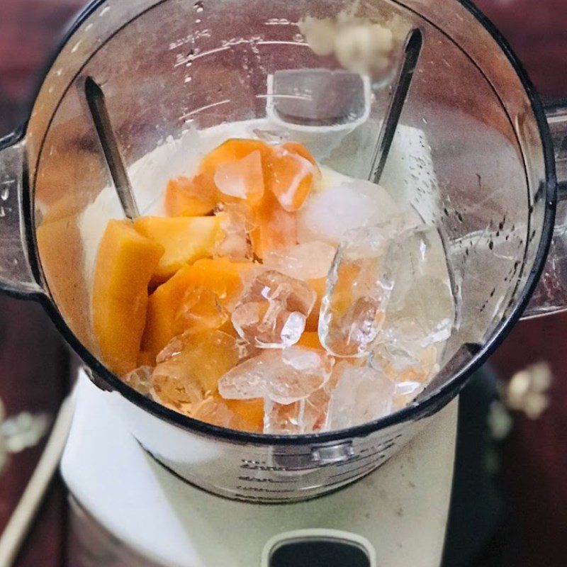 Step 2 Blend mango smoothie