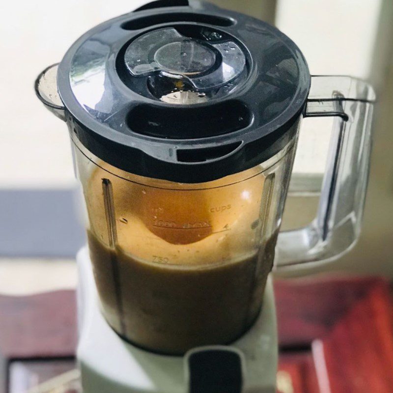Step 2 Blend mango smoothie