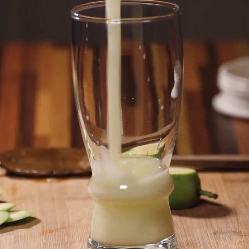 Step 2 Green Mango Smoothie Blending