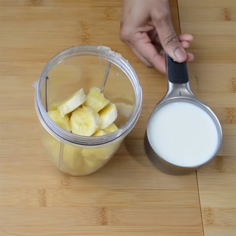 Step 2 Blend the milkshake for Pineapple and Banana Milkshake