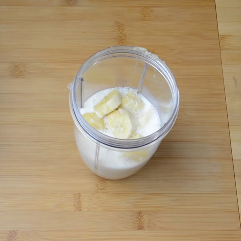 Step 2 Blend the milkshake for Pineapple and Banana Milkshake