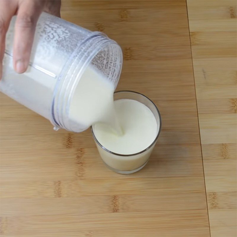 Step 2 Blend milkshake Apple milkshake