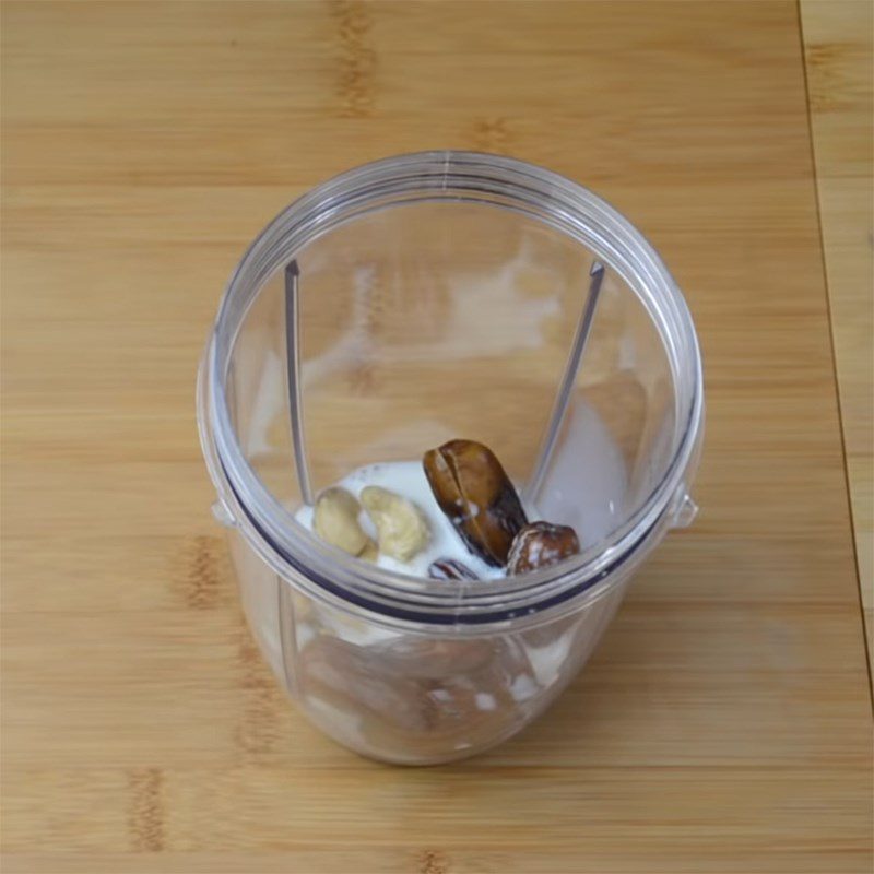 Step 1 Blend the Milkshake Dried Fruit and Nut Milkshake