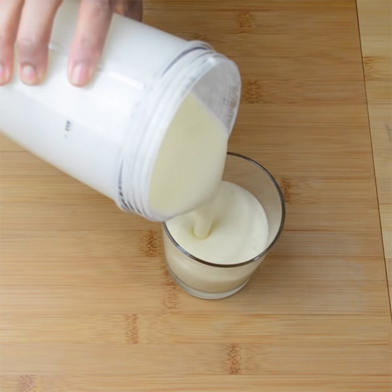Step 2 Blend the milkshake for Pineapple and Banana Milkshake