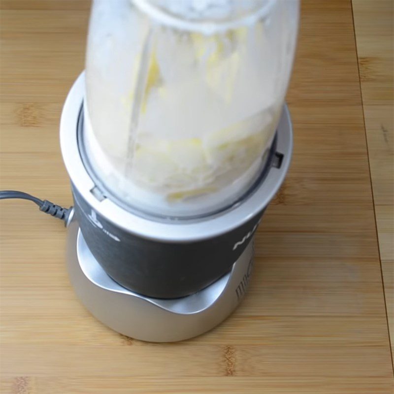 Step 2 Blend the milkshake for Pineapple and Banana Milkshake