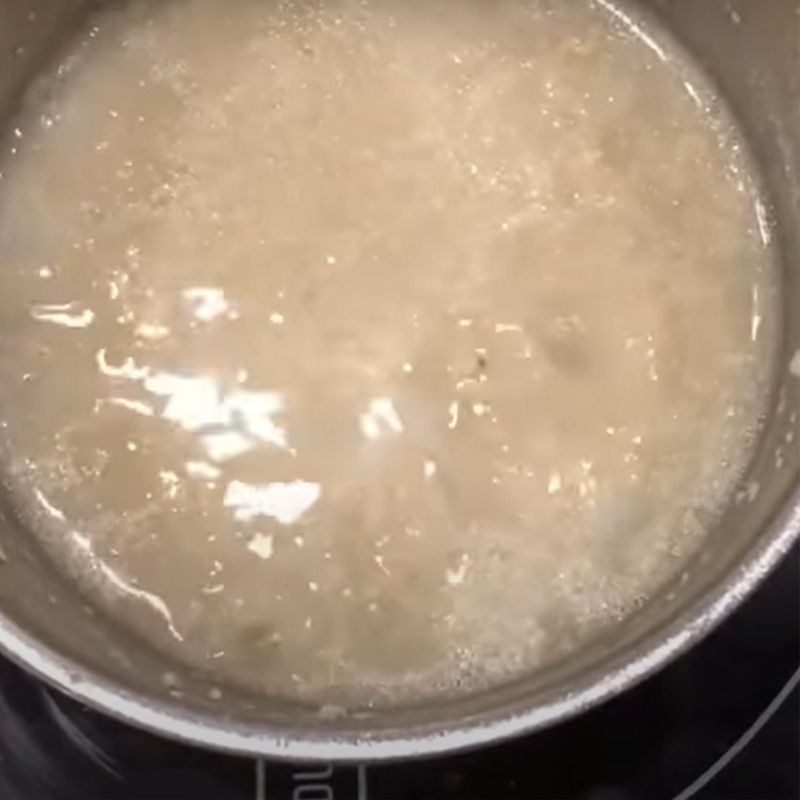 Step 3 Cook porridge for chicken porridge with lotus seeds and carrots for weaning