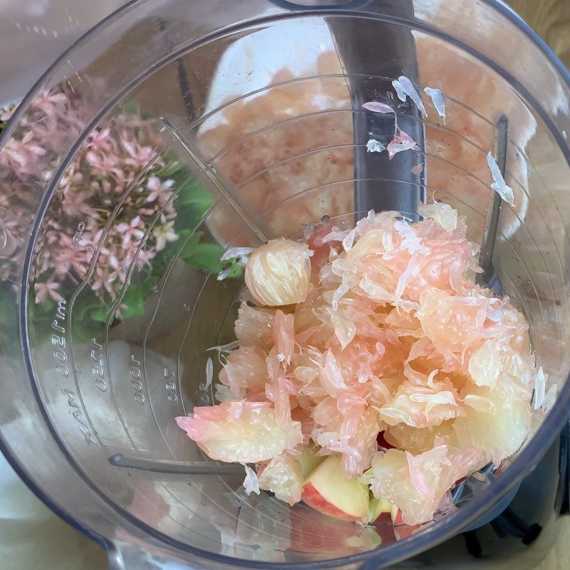 Step 2 Blend and Strain Grapefruit Apple Juice