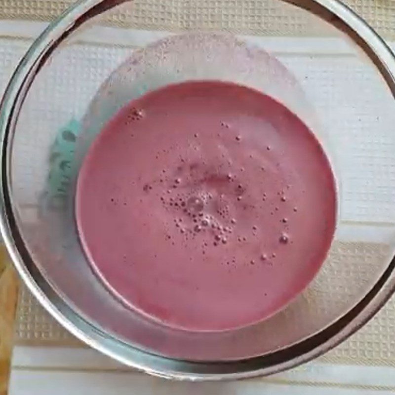 Step 2 Blend and filter pomegranate juice for Pomegranate Jelly with Cornstarch