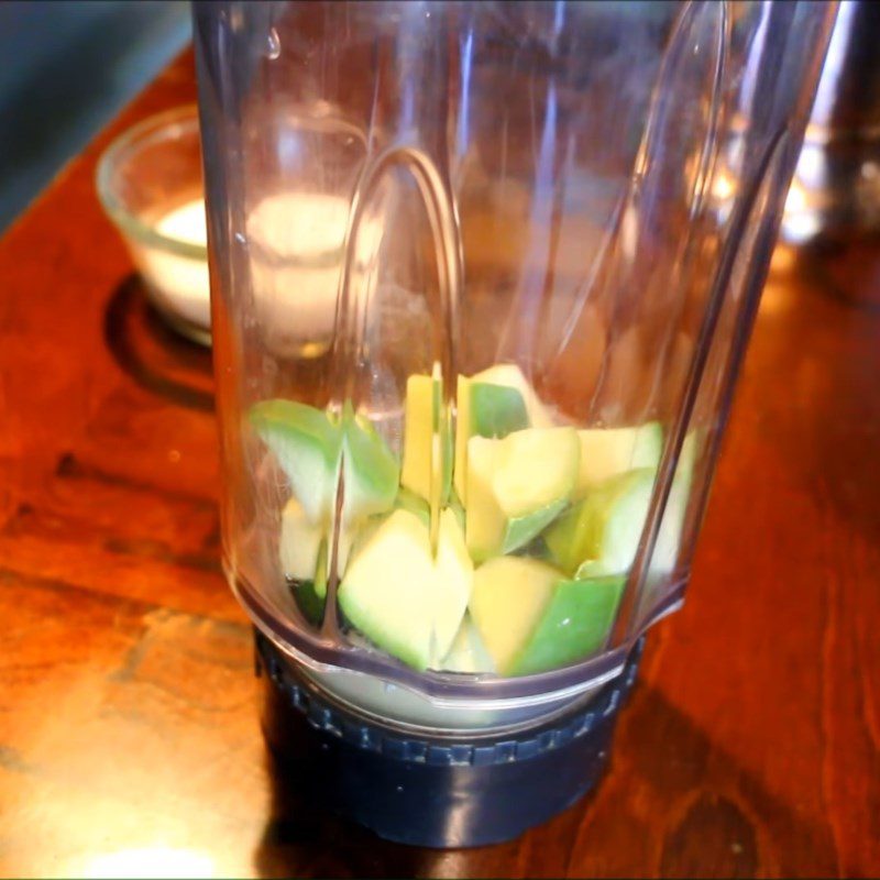 Step 2 Blend mango and ingredients Green mango juice