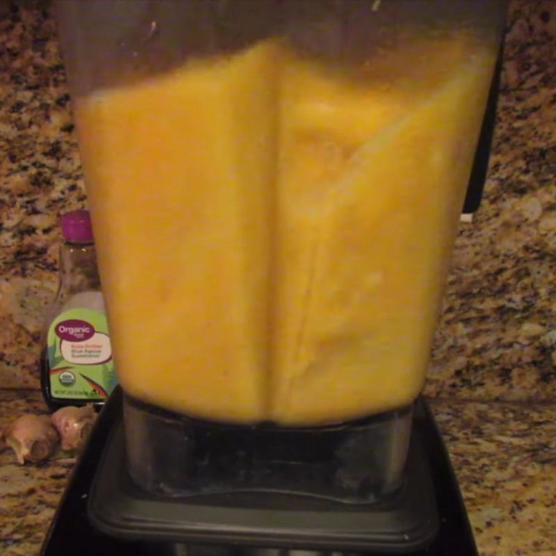 Step 2 Blend mango with pineapple and ginger for fragrant mango juice