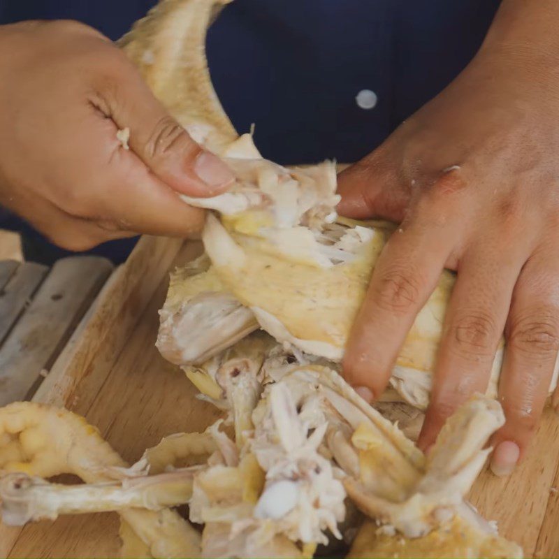 Step 3 Shred the chicken for Phoenix flower chicken salad