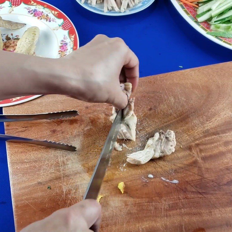 Step 5 Shred the chicken Mixed noodle bowl
