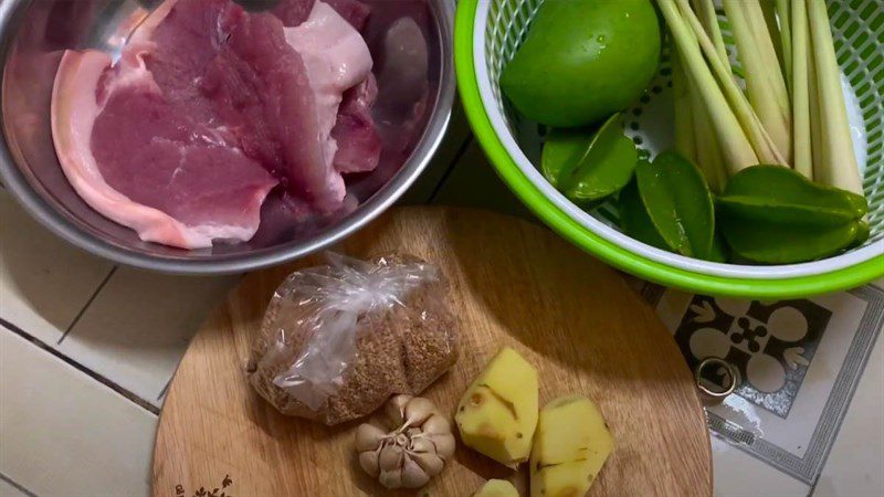 Ingredients for grilled pork sausage