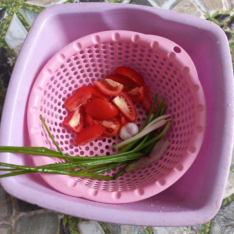 Step 2 Prepare the ingredients Mackerel stewed with tomatoes