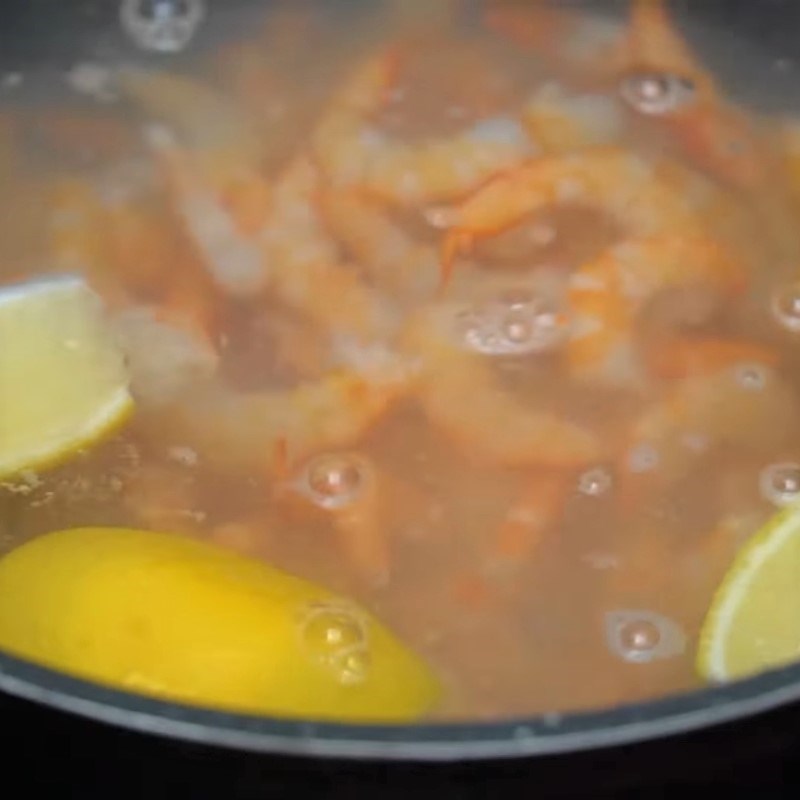Step 1 Prep the shrimp for Shrimp Celery Salad with mayonnaise sauce