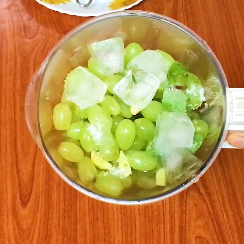 Step 2 Blend the Green Grape Smoothie