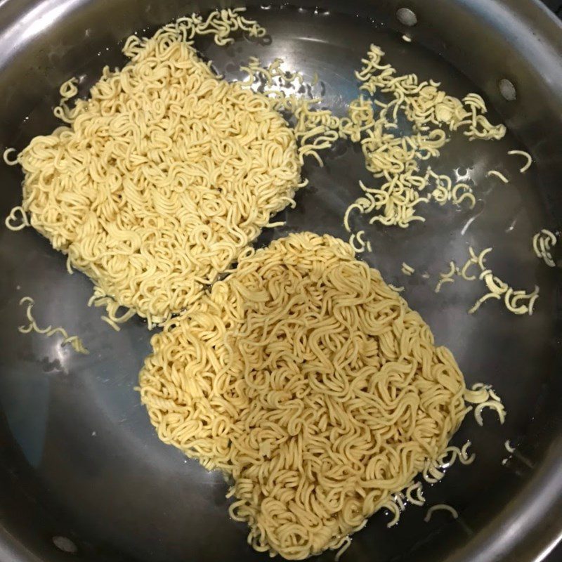 Step 1 Prepare the ingredients Stir-fried noodles with pork