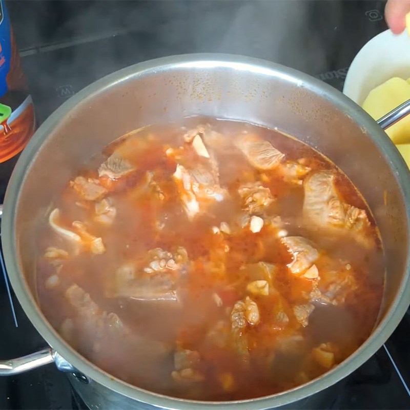 Step 4 Cook pig tongue stew