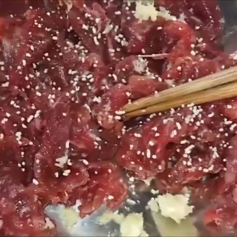 Step 2 Prepare and Marinate the Beef Stir-fried Water Spinach with Beef