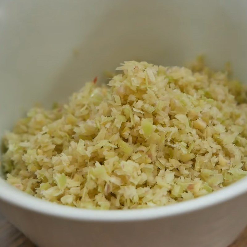 Step 3 Marinating lemongrass How to make dried pork