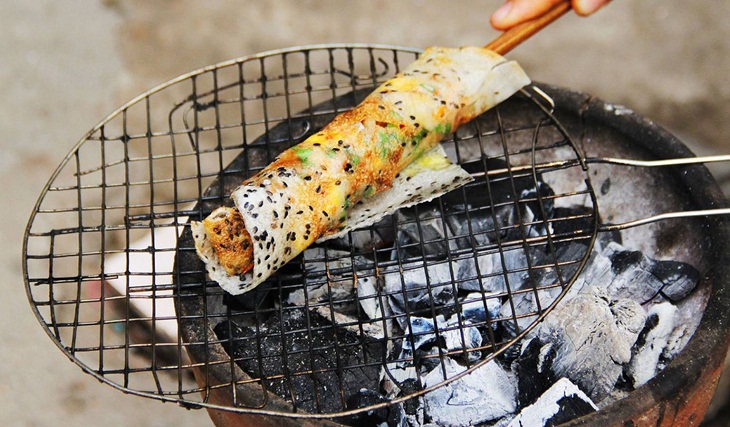 Step 3 Grilled rice paper with shrimp paste Grilled rice paper with shrimp paste using charcoal stove