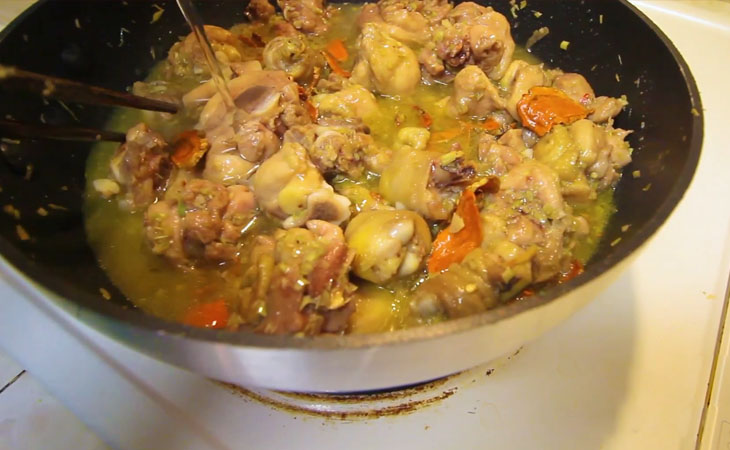 Step 3 Chicken Stew Chicken with lemongrass and turmeric in a regular pot