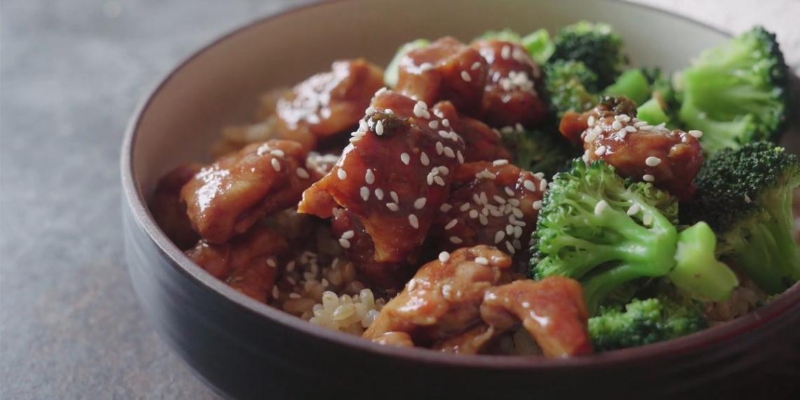 2 ways to make broccoli stir fried with chicken and delicious stir fried tofu 04902