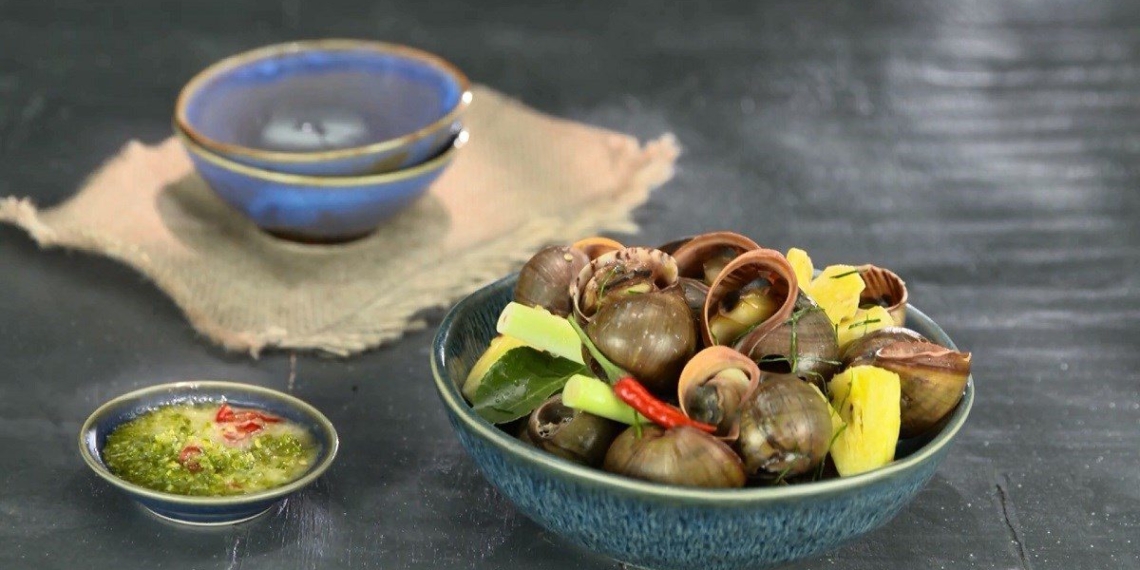 2 ways to make delicious snails stir fried and stir fried asparagus very simple and fragrant 04717