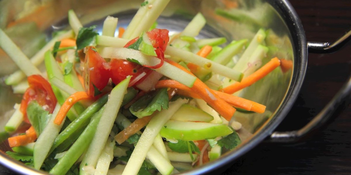 2 ways to make fresh apple salad deliciously fragrant supporting weight loss 11586