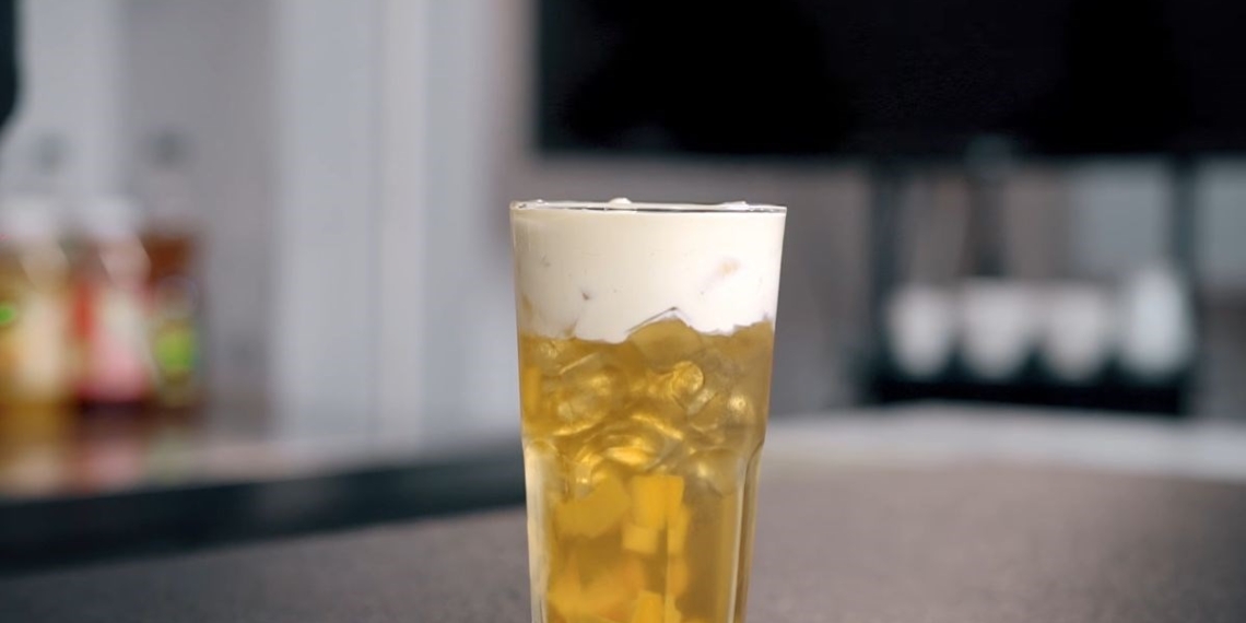 2 ways to make peach macchiato with cheese cream delicious 14626