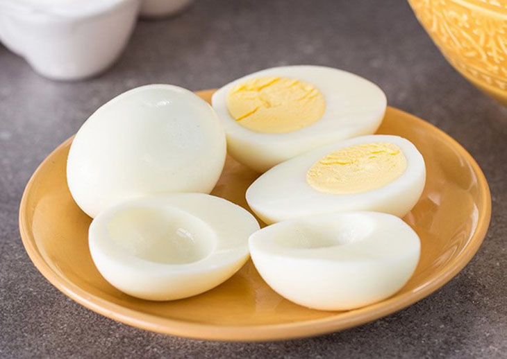 Step 1 Prepare the ingredients for Tuna Salad in Oil with Boiled Eggs