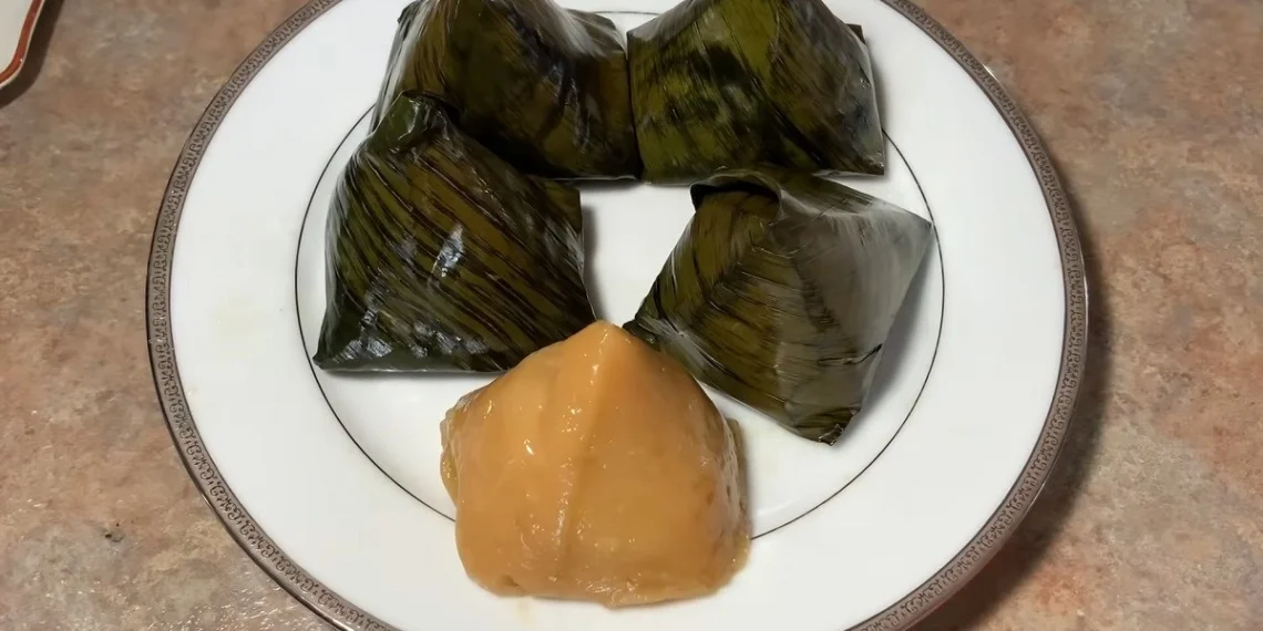 3 ways to make cake with green bean and coconut filling from the south delicious 04646