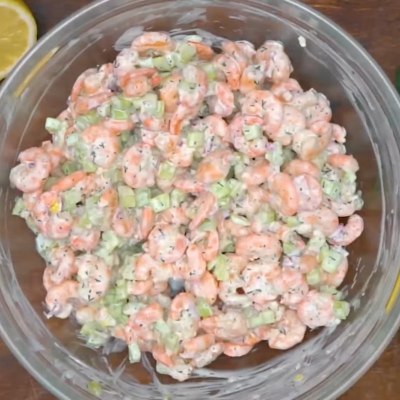 Step 4 Mix the salad Shrimp celery salad with mayonnaise sauce