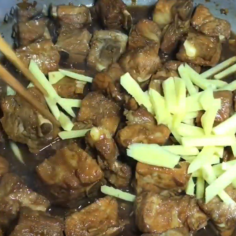 Step 4 Braised ribs Ginger braised ribs
