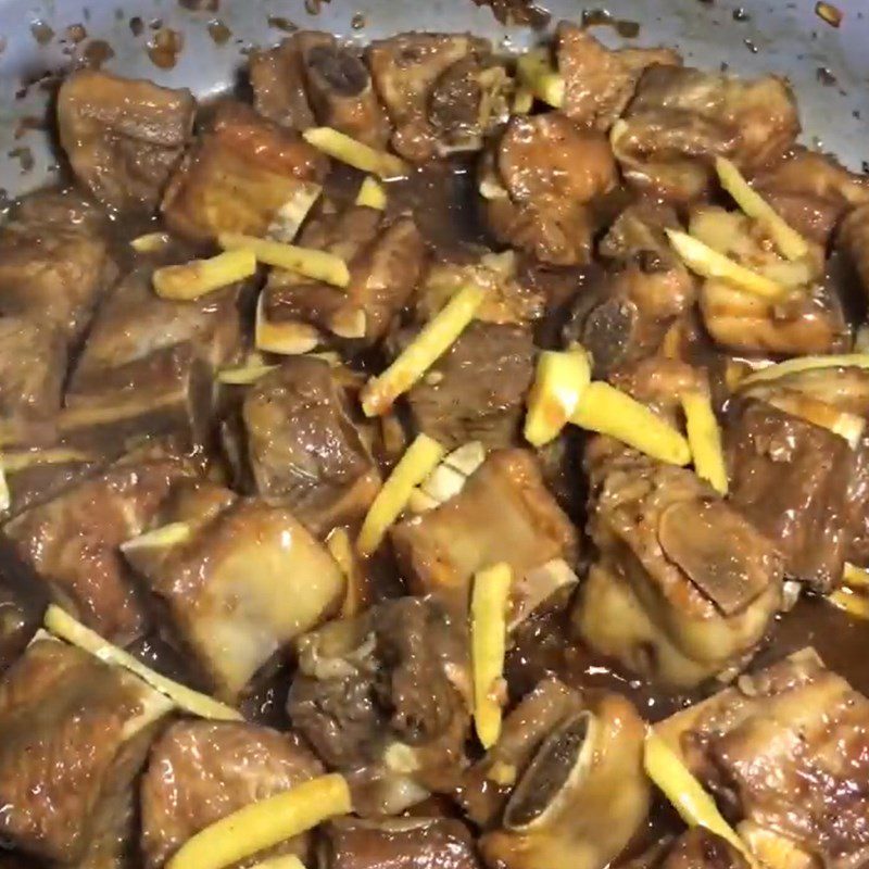 Step 4 Braised ribs Ginger braised ribs