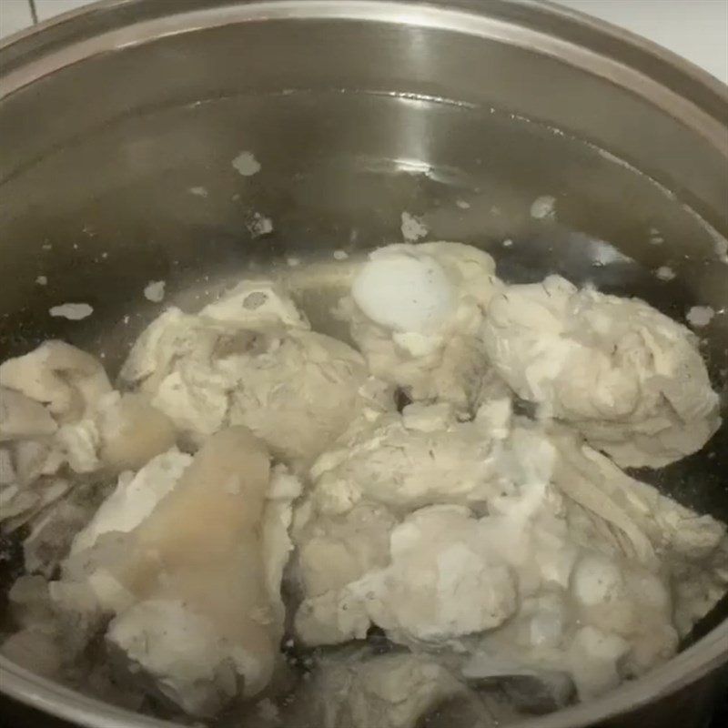 Step 1 Prepare the ingredients for Beef Ball Noodle Soup