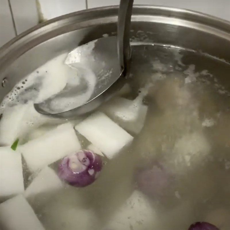 Step 2 Cooking the broth for beef ball soup