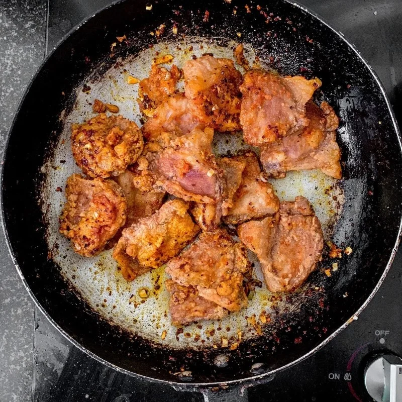 Step 3 Finish the dish Fried pork with salt and chili