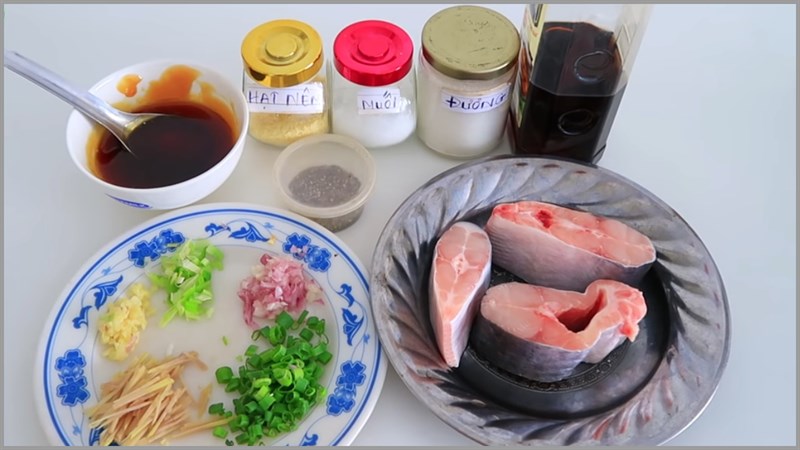 Ingredients for ginger-braised catfish