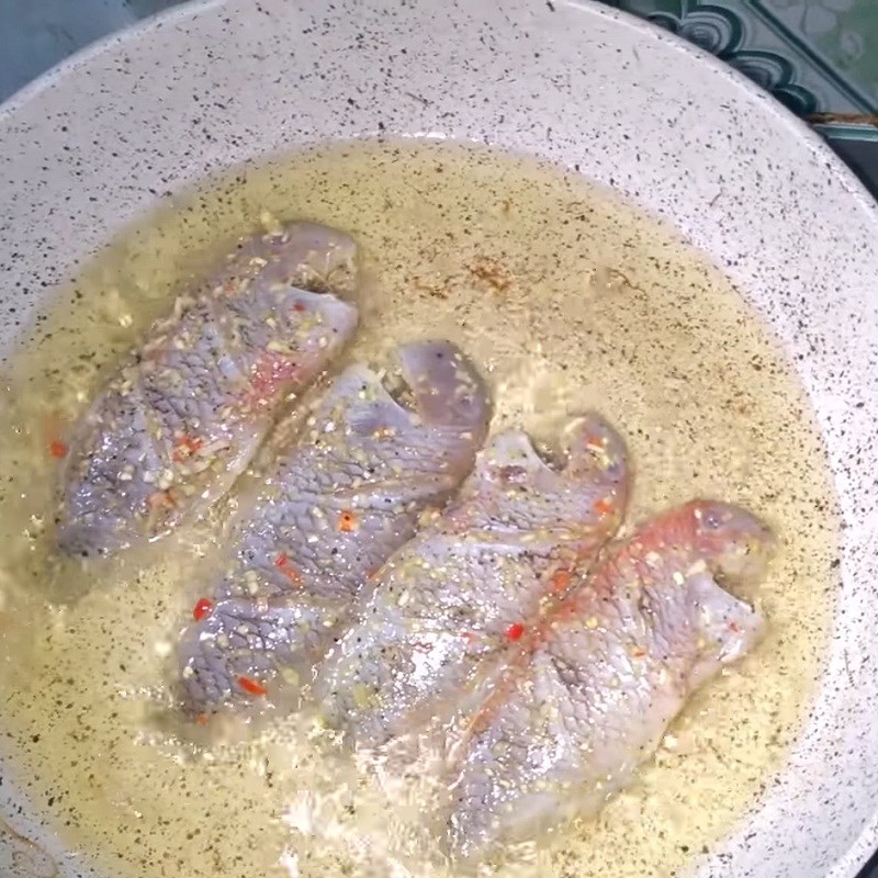 Step 3 Fry the fish Fried Fish with Lemongrass and Chili