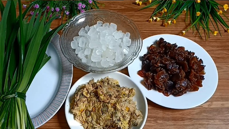 Ingredients for chrysanthemum ginseng dish
