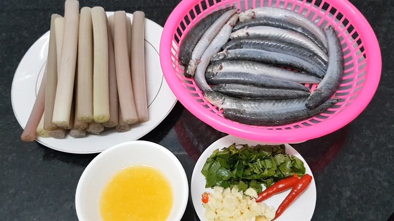 Ingredients for the dish 3 ways to cook sour soup with snakehead fish